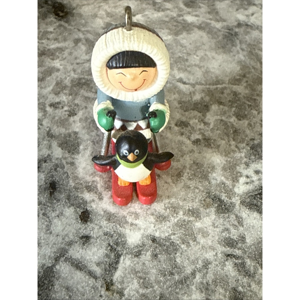 2016 Frosty Little Friends Penguin Hallmark Keepsake Miniature Ornament No Box